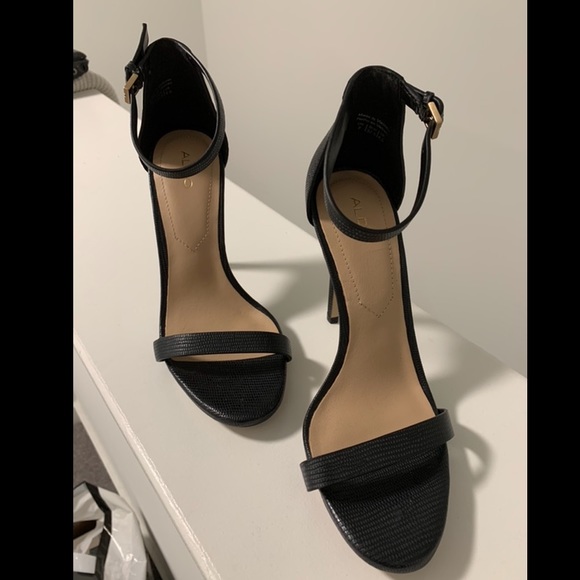 Heels - Picture 2 of 5